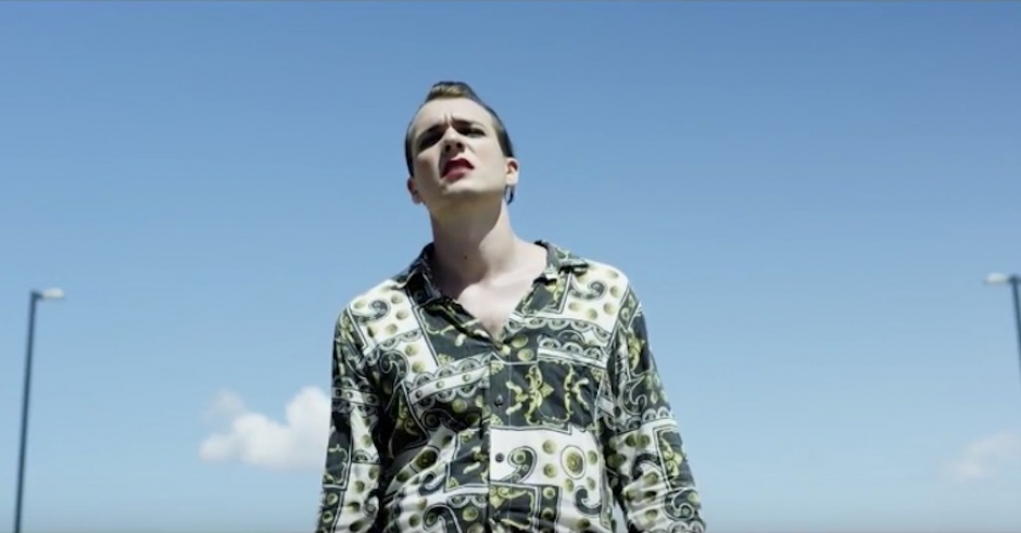 Premiere: Hedge Fund's lead singer brings his dancing shoes in their new video clip