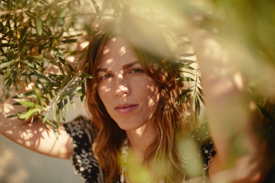 Watch: Melody's Echo Chamber - Personal Message