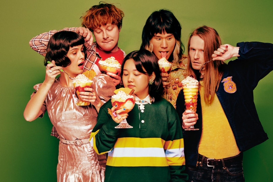 Watch: Superorganism - On & On