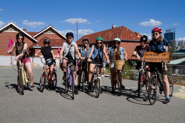 meet perths all girl bike gang the lightning furies 2