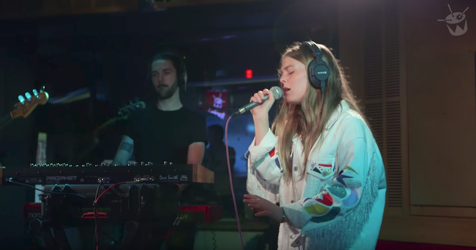 Maggie Rogers covering The XX on Like A Version this morning will make you feel feels