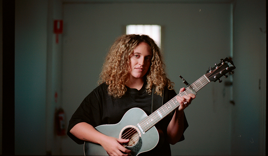 Premiere: Perth's Sydnee Carter unveils an acoustic take of her latest single, Bruises