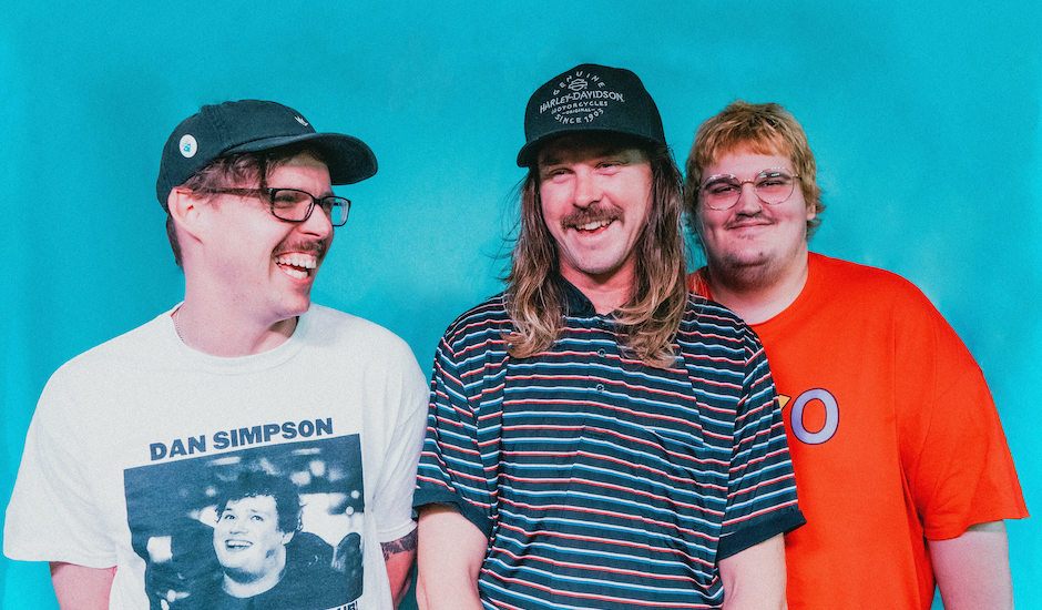 Meet WALKEN, the Brisbane trio making gritty rock-pop with their new one, Hindsight