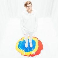 Next article: Xavier Dunn gets colourful on his new single/video, Isic Tutor